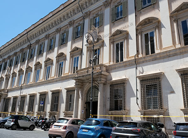 palazzo odescalchi a piazza dei ss.apostoli