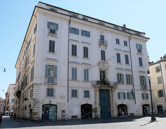 palazzo del gallo di roccagiovine a piazza farnese