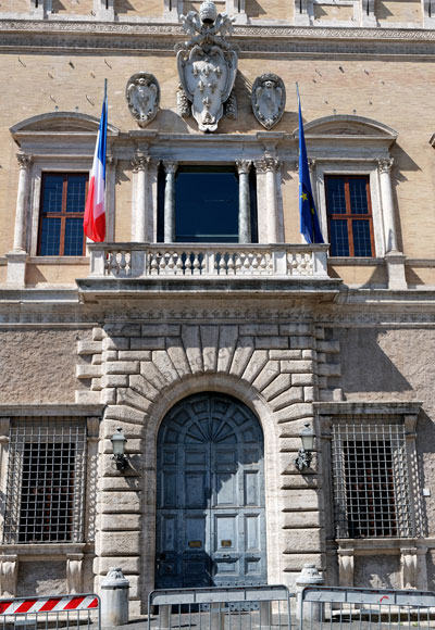 portale di palazzo farnese