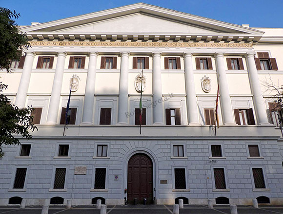 facciata del palazzo della manifattura pontificia dei tabacchi