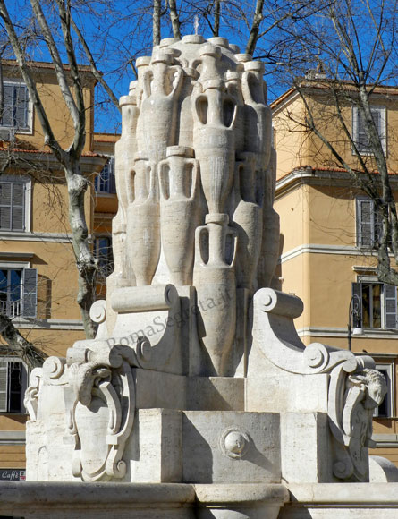 fontana delle anfore a piazza testaccio