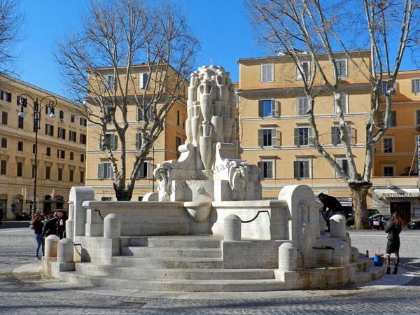 Vedi su Google Maps piazza testaccio