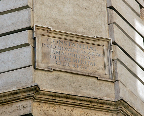 iscrizione sul convento dei teatini a piazza vidoni