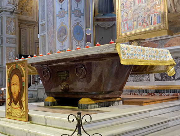 vasca di porfido a san bartolomeo all'isola