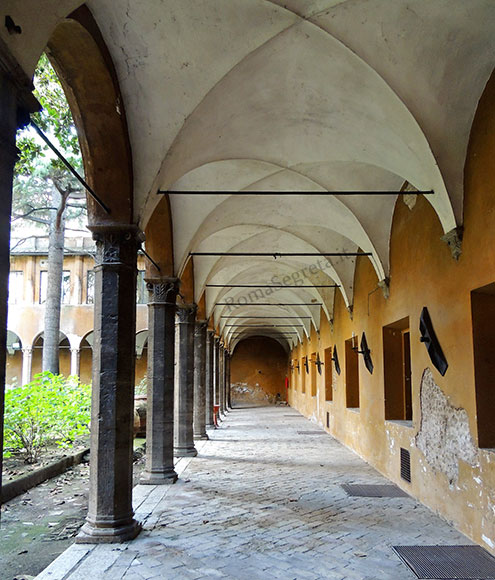 chiostro quattrocentesco di s.cosimato