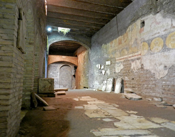 parete della chiesa antica di s.crisogono