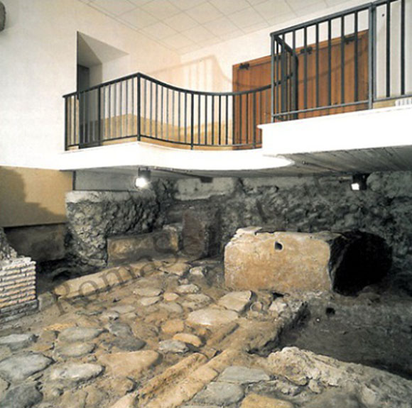 antica strada presso il conservatorio di s.pasquale baylon