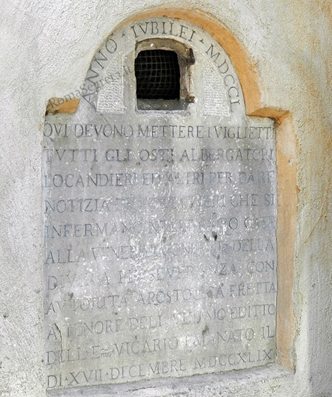 lapide del 1750 a piazza delle coppelle