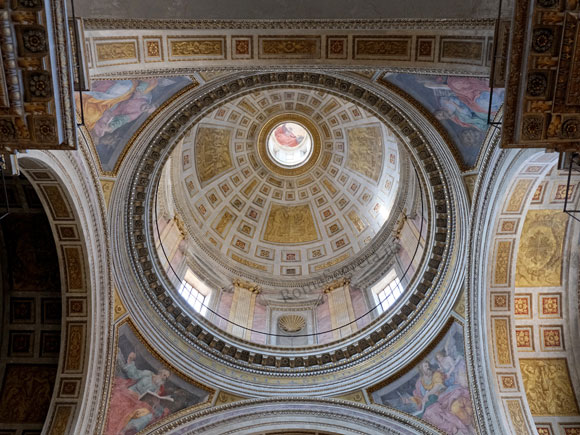 interno della cupola della santissima trinità dei pellegrini
