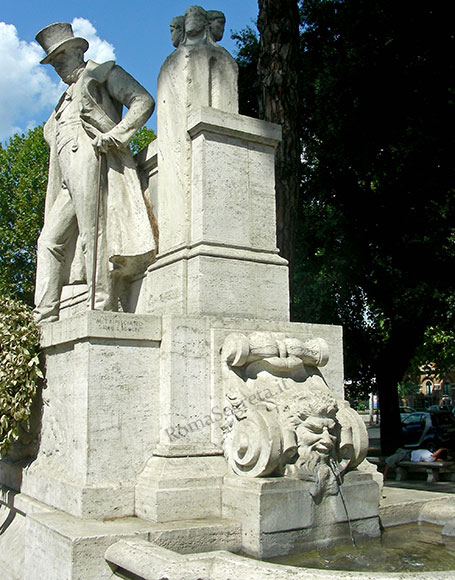 vista laterale del monumento a giuseppe gioachino belli