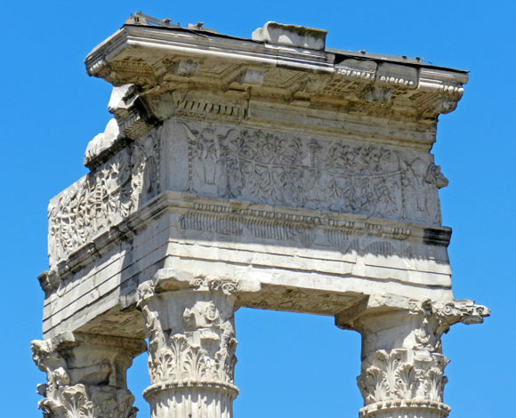 fregio del teatro di apollo al teatro di marcell