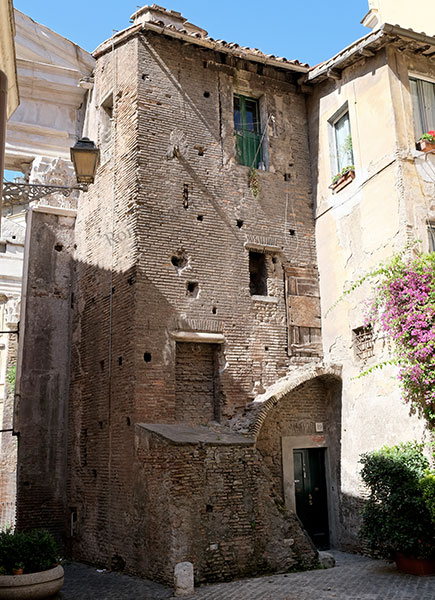 torre soricara su via di sant'angelo in pescheria