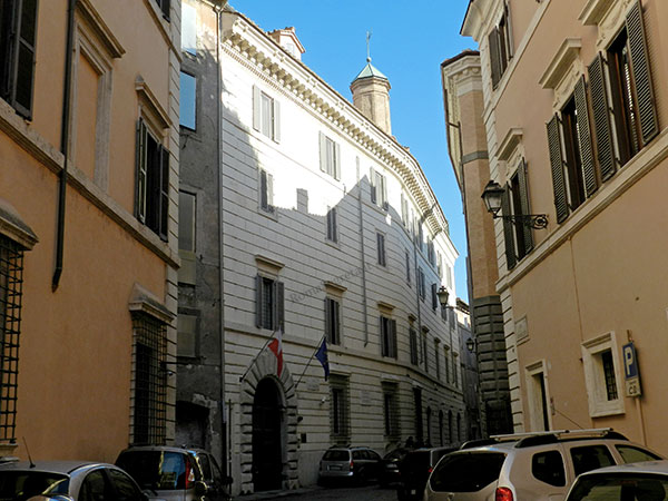 Vedi su Google Maps via dei delfini