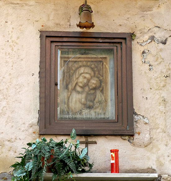 madonnella a via dei panieri