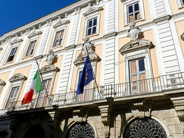 facciata di palazzo corsini su via della lungara