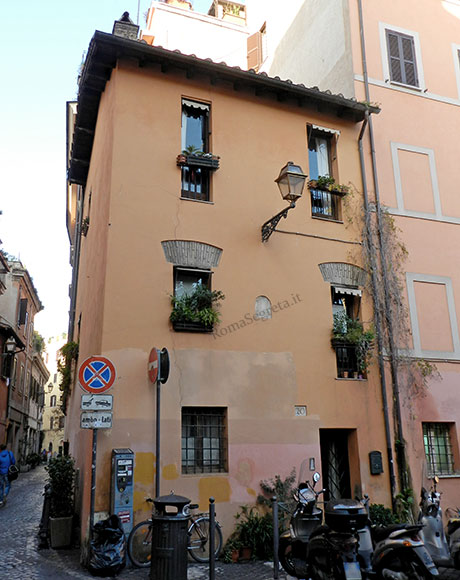 casa medioevale a via della pelliccia
