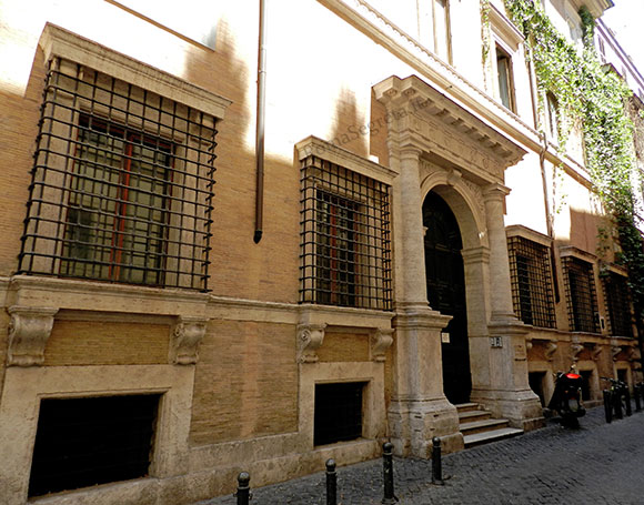 palazzo baldassini a via delle coppelle