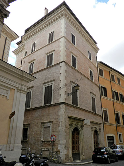 palazzetto mocari a via di monserrato