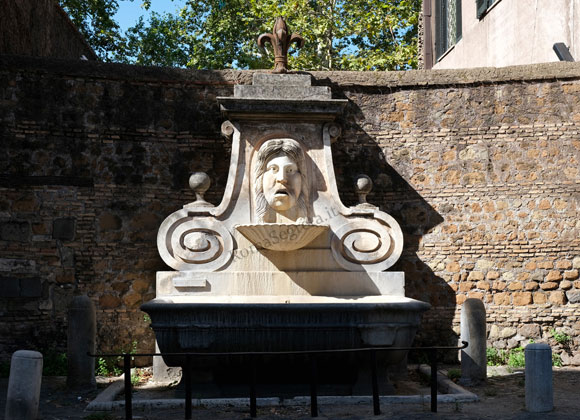 fontana del mascherone a via giulia