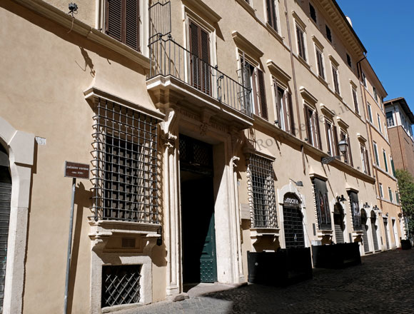 palazzo varese a via giulia