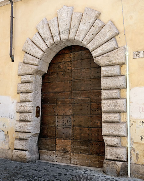 portale bugnato a via monterone