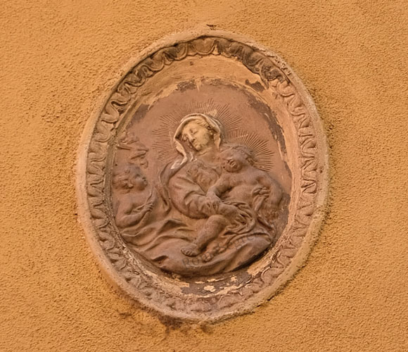 madonna della pietà a via titta scarpetta