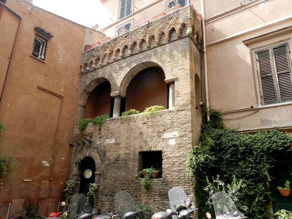 Vedi su Google Maps vicolo dell'atleta