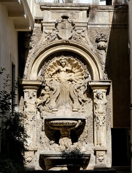 fontana a vicolo dei catinari