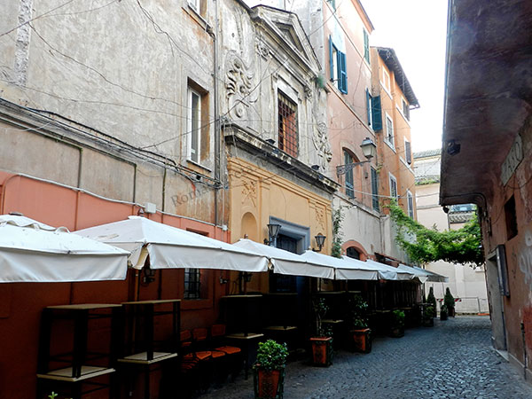 Vedi su Google Maps vicolo del piede