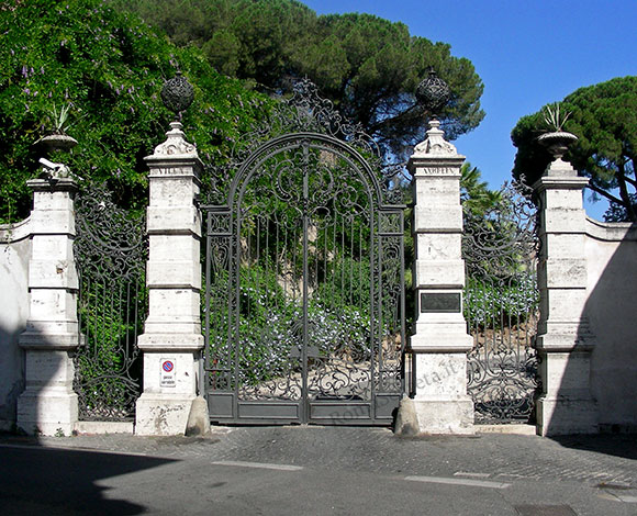 ingresso di villa aurelia