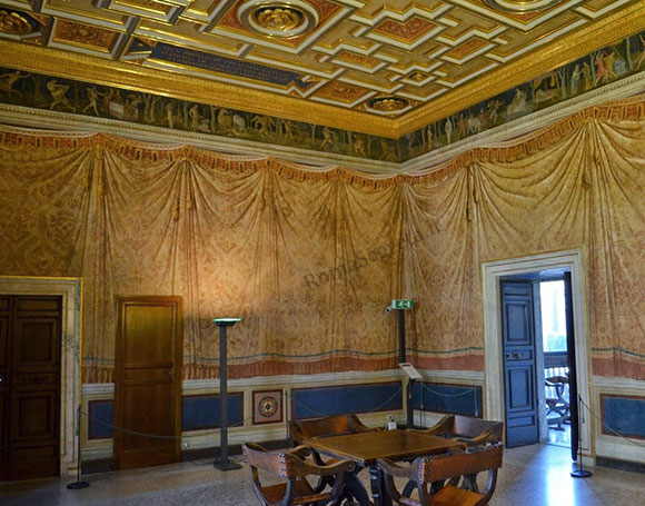 stanza del fregio a villa farnesina