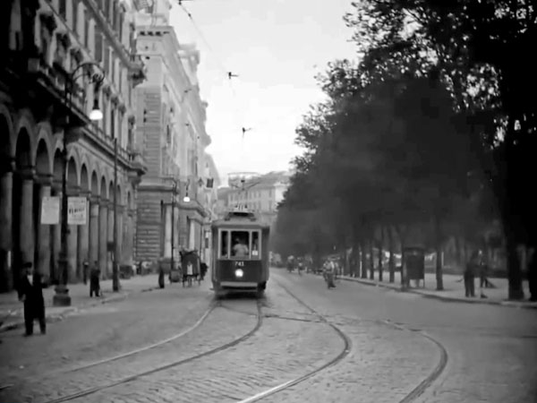Vedi su Google Maps piazza vittorio nel film ladri di biciclette