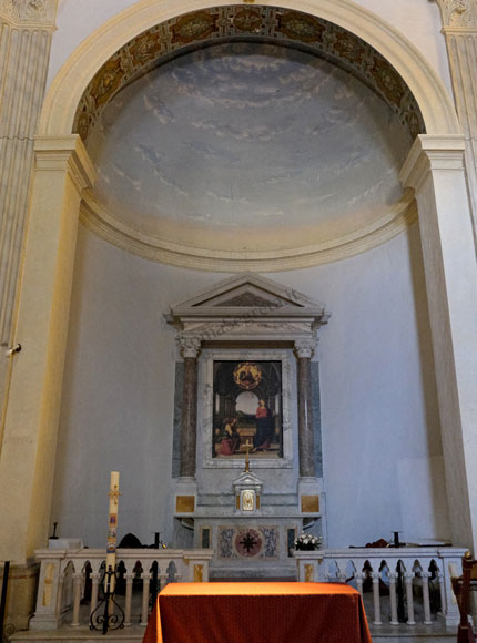 altare dell'annunciazione nella chiesa di s.maria scala coeli