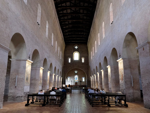 interno dei santi vincenzo e anastasio