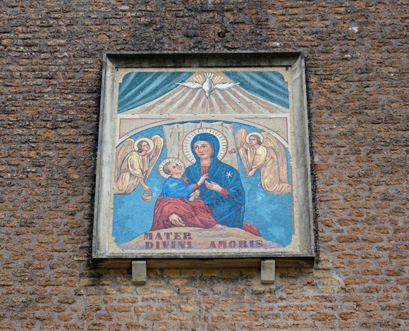 maiolica sulla torre del primo miracolo