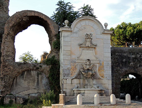 fontana a porta furba