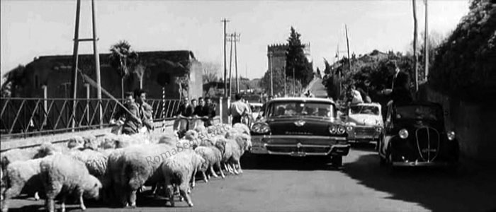 scena sull'appia antica a la dolce vita
