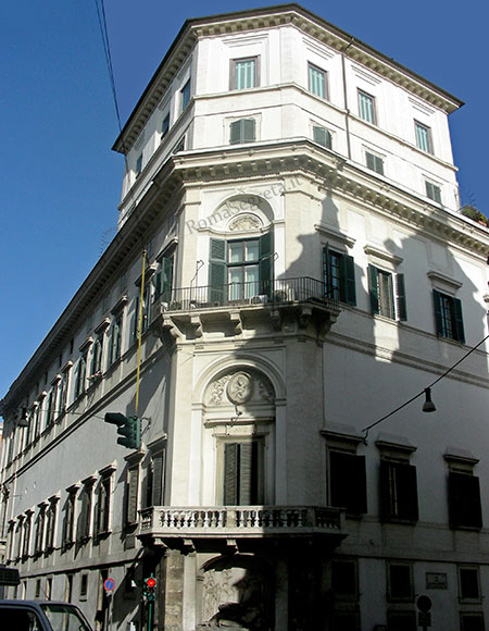 palazzo albani drago a via delle quattro fontane