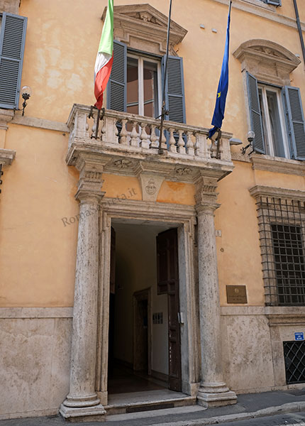 portale del palazzo della stamperia