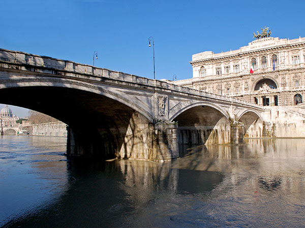 Vedi su Google Maps ponte umberto I