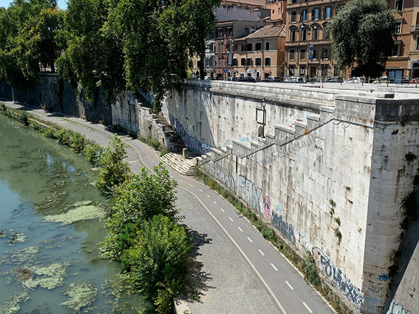 Vedi su Google Maps porto leonino