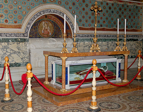 cappella di pio IX a s.lorenzo fuori le mura