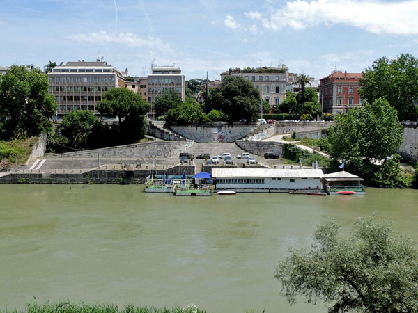 Vedi su Google Maps scalo de pinedo