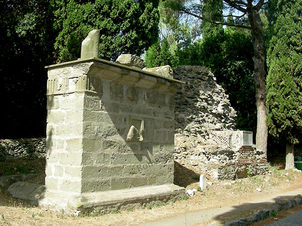 tomba dorica e di caio licinio