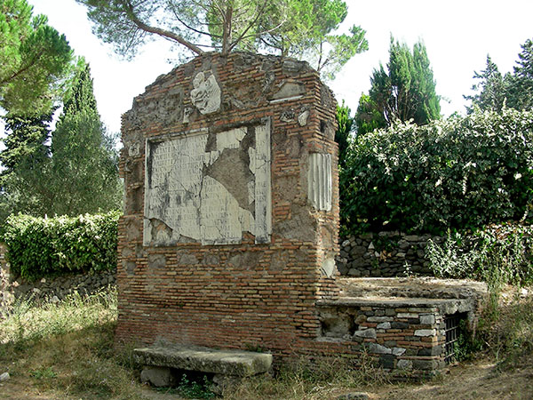 tomba dei figli di sesto pompeio giusto