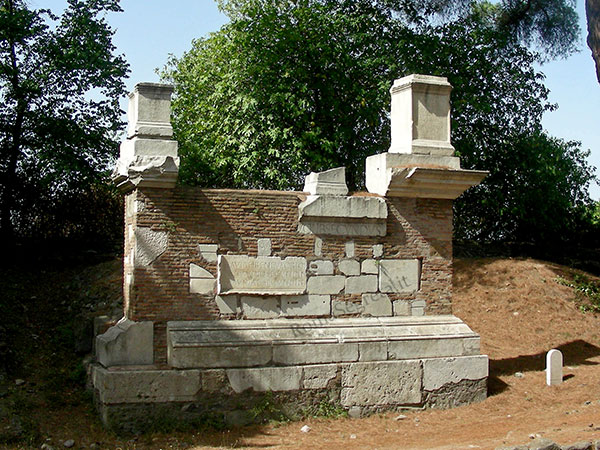 tomba di tiberio claudio secondino