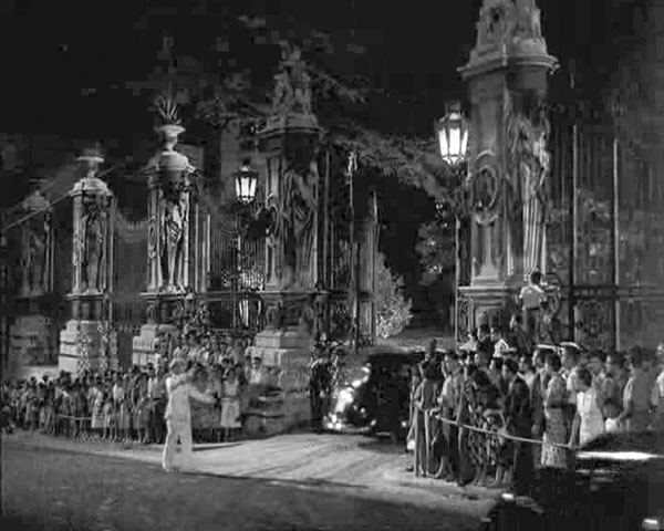 scena a palazzo barberini a vacanze romane