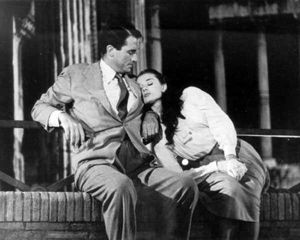 scena in via della curia a vacanze romane