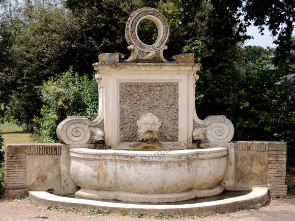 fontana del mascherone a villa pamphilj