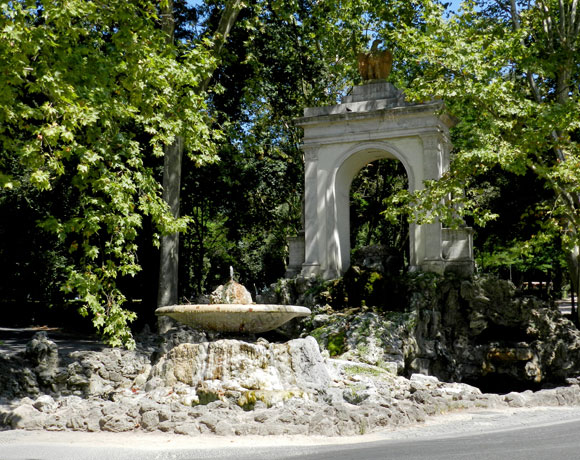 fontana di esculapio a villa borghese